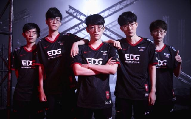 以敏锐的门 以敏锐的门